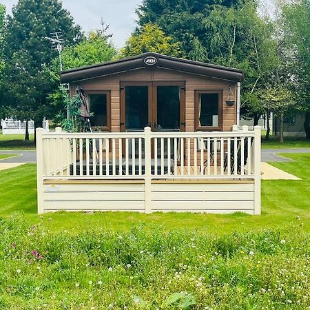 Brooksbank Lodge With Hot Tub Barmby on the Moor Kültér fotó