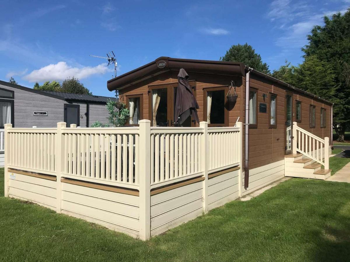 Brooksbank Lodge With Hot Tub Barmby on the Moor Kültér fotó